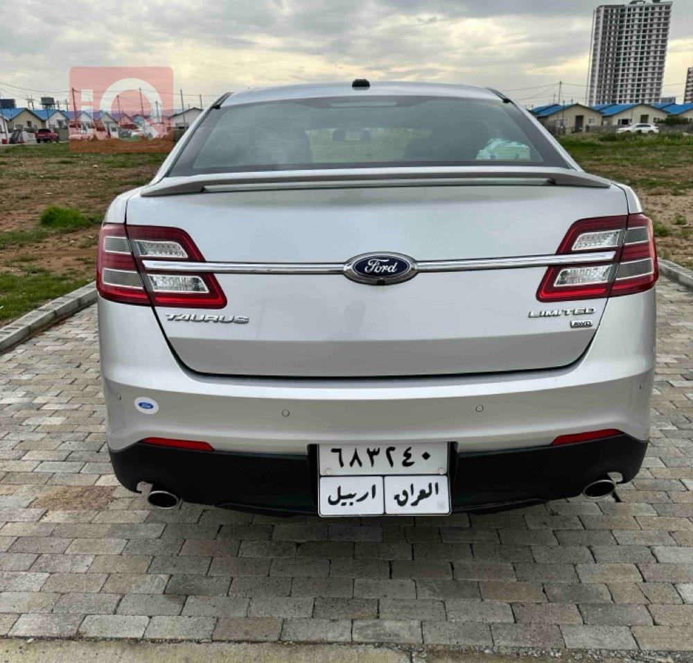 Ford Taurus